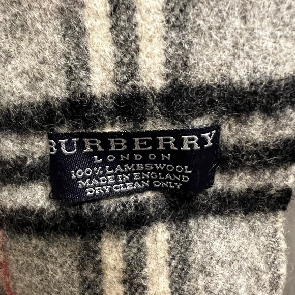 Burberry Scarf - Picture 4 of 4